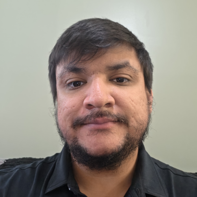 Headshot Daniel Bazan